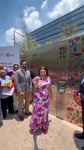 Les quiero mostrar los nuevos baños públicos de la Ciudad de México. Una obra que forma parte de las acciones para garantizar espacios públicos dignos para la ciudadanía. Un servicio al alcance de todas y todos.