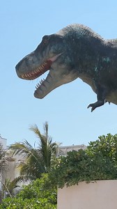 Ferrari y un T-Rex | Autos Exóticos México