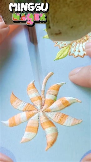 This is how to embroider flowers with a combination of colored threads.#embroidery #bordir #flowers #learnembroidery #fyp | Kanaya Bordir