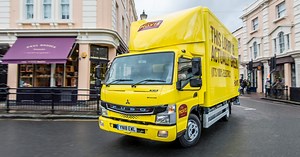 Daimler starts delivering electric trucks in the UK