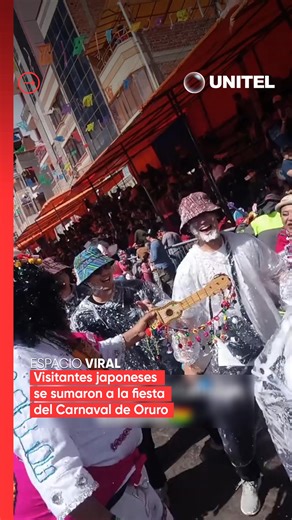 Visitantes japoneses vivieron de cerca la magia del Carnaval de Oruro. Entre danzas, música y tradición, disfrutaron una de las festividades más emblemáticas de Bolivia. #Unitel #CarnavalDeOruro #Tradición #Cultura | UNITEL
