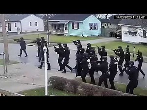 35 Most Terrifying SWAT Police Raids Caught on Camera