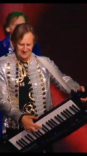 Елена2111 (@sasha_sashenka01)’s videos with Touch By Touch - Joy