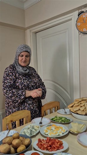 ##ekmeğini #taştan #çıkaran #abla #çocuklara #kavaltihazirladim 🧿☕️🍀🌹💐🥰 | Menekşe Taş