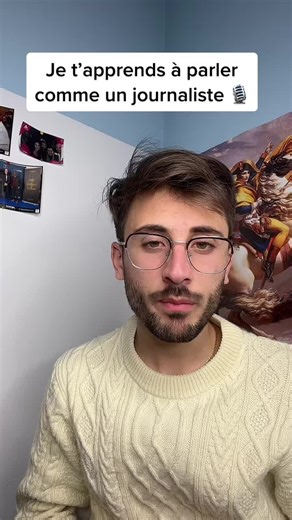 Petit tuto pour apprendre à parler comme les journalistes télé 🗣️🎙️ Si tu veux savoir d’autres choses sur ce métier, dis-le moi en commentaire 👍🏼 #tutorial #parler #journaliste #voixoff #apprendre #fyp 📱Insta : kevcritik ➡️ @kevcritik 👑