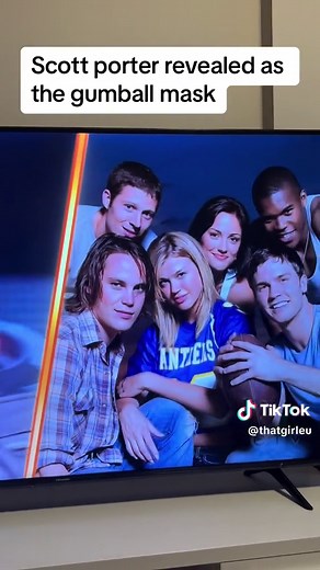 Scott Porter Revealed as Gumball Mask on The Masked Singer