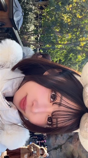 阿部依花(あべよりか) on Instagram: "ディズニー新エリア初めて行った🐭❤︎ 白いダウンに着いちゃったファンデクリーニングで落ちるかな🙄 ⁡ #tokyodisneysea🌏 #ディズニーコーデ #白コーデディズニー #新エリア #アナ雪"