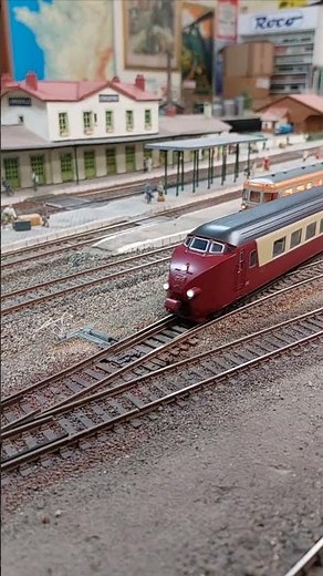 rame TEE Roco Arbalète en gare SNCF de Longueville. TransEuropExpress et RGP Jouef HO rail digital