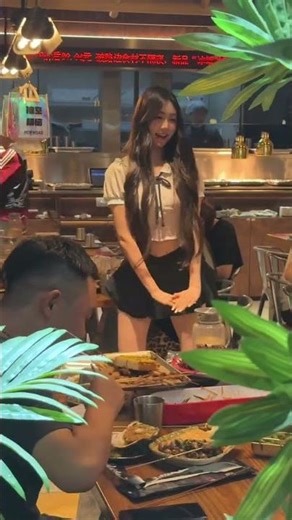 The Chinese Waitress Who Danced Her Way to Fame 🌏 #chinesedancer #shortvideo