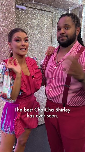 Three 10s for their super sweet Cha Cha Cha! Well done Hamza and @jowitaprzystal 😍 #Strictly