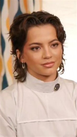 Isa Merced Daily on Instagram: "Isabela Merced and "The Last of Us-Season 2" Crew in a interview for Los Angeles Times on March 9, this year(2025) talking about the series!!! #isabelamerced #isabelamoner #bellaramsey #youngmazino #thelastofus #thelastofus2 #interview #fyp #explore #explorepage #press #ellieanddina #elliewilliams #series #losangelestimes"