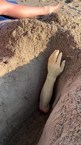 47K views · 91 reactions | Hilarious beach prank | Emily and Julien | Facebook