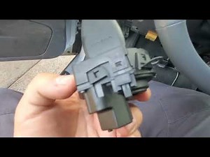 volvo key stuck won't come out / volvo llave atorada en switch