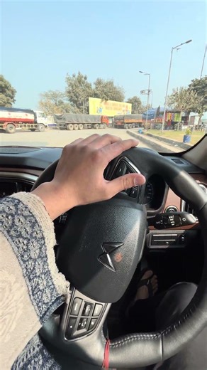 Electronic parking brake biggest problem in every car 😳 #car #parkingsensors #parkingbrake