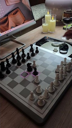 Saturday Night 🌙 ✨️ with Chessnut EVO ♥️ ‪@Chessnutech‬
