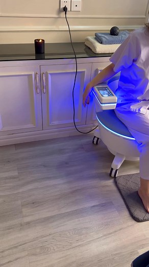 Intimate Muscle Restoration After Childbirth and With Age After childbirth and with age, the pelvic floor muscles gradually lose their tone and elasticity. This may lead to reduced sensitivity, dryness, discomfort, urinary leakage when coughing or laughing, and a general decrease in intimate well-being. The Kegel Throne (HIFEM technology) is a non-invasive treatment that restores firmness, tone, and sensitivity of the intimate muscles — without pain, injections, or downtime. During the session, 