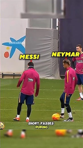 Messi Trolls Suarez in Rondo 😂⚽