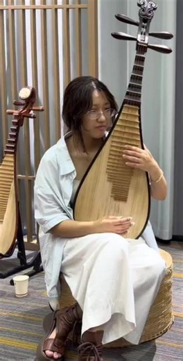 儒耳乐艺考生｜即兴《琵琶行》弦起揽千古风月，一曲诉纸上悲欢。于琵琶雅韵间，感受传统民乐之美🎶#琵琶 #琵琶行 #儒耳乐 #儒耳乐琵琶艺术学院