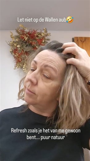 😄 kaarsje uit maar curls on point ✨ Kaarsje uit na Zweden 🇸🇪 2 dagen werken… maar een goede refresh fixes everything ✨ 💦 licht vochtig 🌹 proteïne rozenwater( pretty curly girl) ☁️ beetje foam ( definition foam) diffusen & ready to go 💁‍♀️ Welk team ben jij? Ik ben zeer benieuwd... Ben jij team let it go.. zoals ik meestal? 🤗 team refresh😍 Team wassen😥 Team staartje of knotje🤪 Wat wil je nog graag weten in een reel of post? Geniet van je weekend xxx | Hethaarhuysnijlen