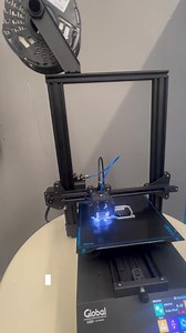 Impresora Global G3D1.🌐 En Global siempre innovamos y traemos lo mejor, por eso te mostramos nuestra impresora 3D. ✅Cuenta con cama de Impresión de 235X235X270 mm ✅ Boquilla 0.4 ✅ Velocidad 100 mm/s | Global Argentina
