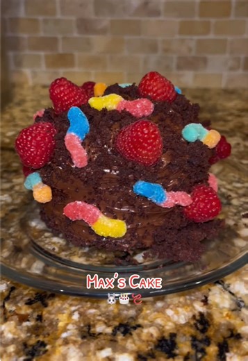 Max’s cake! 🐰🎂🪱 #maxandruby #bakewithme #childhood #nostalgia #baking