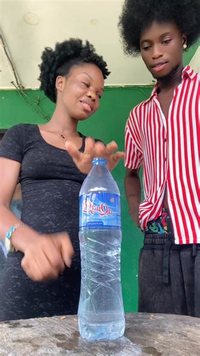 6.1K views · 354 reactions | This girl is very bad 藍藍藍 | Weak Weaknell | Facebook