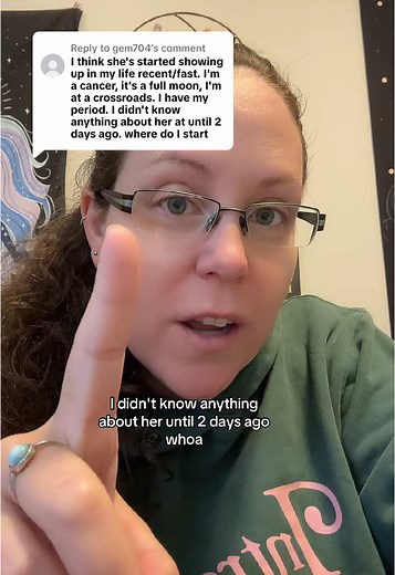 Replying to @gem704 #hekate #hekateanwitch #hekategoddess #hekatesnight #witchtok #witch #practitioner #babywitch #newwitch #witchesoftiktok #deity #witchaesthetic #hecate #maidenmothercrone #fullmoonritual #protectionmagic #candlemagic #candlemagick #divination #goddesshecate #dietywork