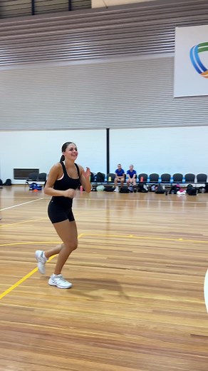 Momentos de descanso durante el entrenamiento de netball