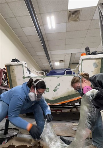 Time Lapse of Big Glass Layup Process