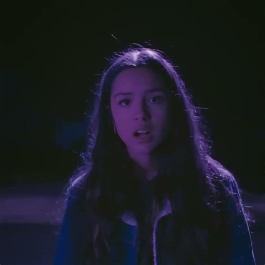 Driver license... 🚗 #driverlicense #oliviarodrigo