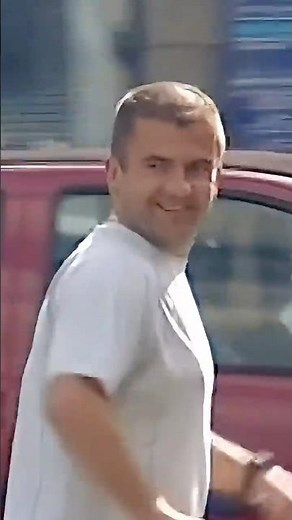 Jean-Yves Lafesse pranks a jogger about cider 😂🥃 #shorts #viral #foryou #humor #fyp #prank