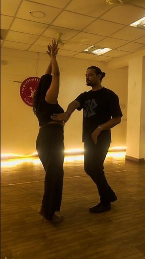 Bachata Dance for Beginners | Easy Footwork & Partner Work Tutorial #bachata #bailandobachata #nydc