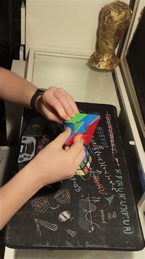 Rubik's cube solve pyraminx time 7.125.