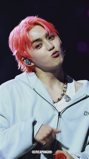 moon on Instagram: "scoups did alo alo & chest pump during the pretty woman dance break 😭 • • • #seventeen #scoups #seventeenkpop #세븐틴 #에스쿱스"