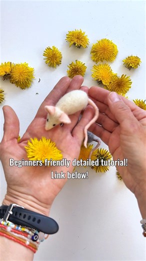 Wool mouse tutorial. Available in my store #mousetutorial #needlefelting #woolmouse #feltedmouse