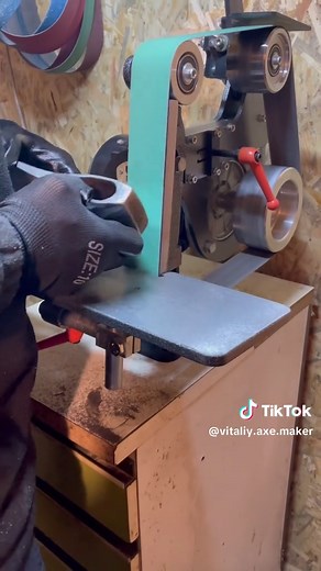 Vitaliy Axe maker на TikTok