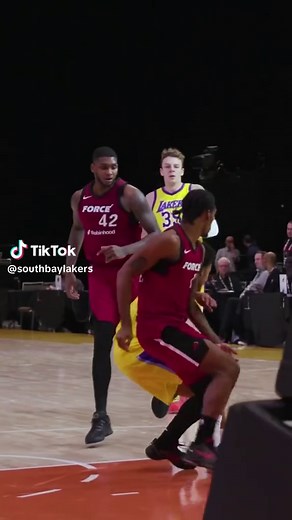 South Bay Lakers Score Update: Kobe Bufkin's Strong Play