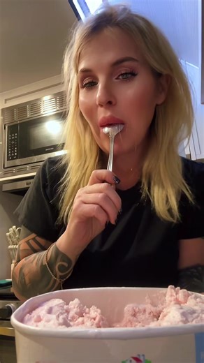 Tt and icecream 🖤 #tt #fyp #foodie #icecream #wednesday