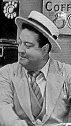 That's why there's an open seat next to Charlie Bratton 🪑 #jackiegleason #artcarney #loudfriends #funnytiktok 🎥: Jackie Gleason and Art Carney, THE JACKIE GLEASON SHOW (1952) #1950sTV #classiccomedy