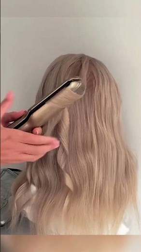 How to curl your hair with a straightener #hairstyle #easyhair