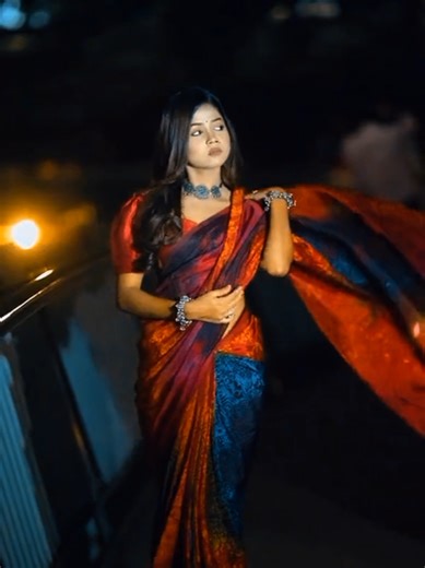Simple Saree, Powerful Vibe: Embrace Desi Elegance