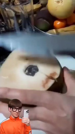 319K views · 6.8K reactions | bola es di dalam kelapa樂 #eksperimen #_vector_ #tiktok #reels | vector z | Facebook