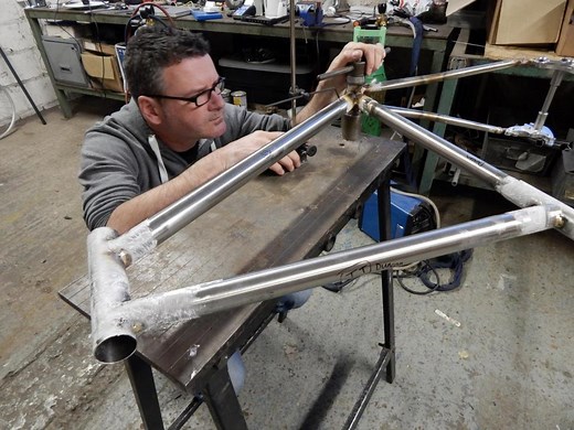 Renowned framebuilder Mark Reilly dies aged 53 (  video)