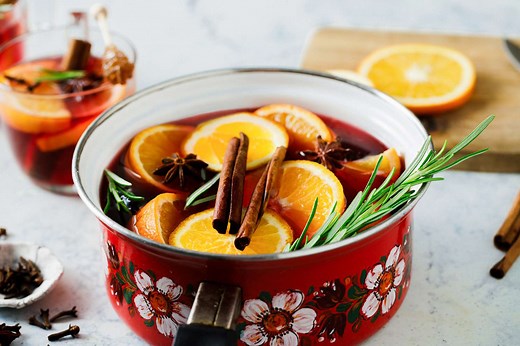 6 Cozy Simmer Pot Recipes That Will Make Your Home Smell Amazing for the Holidays