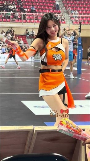 Suyong 10/11 pre-game cheering tutorial 💃 #李素泳이소영 #cheerleader #TaipeiEastern #TokkiCutie