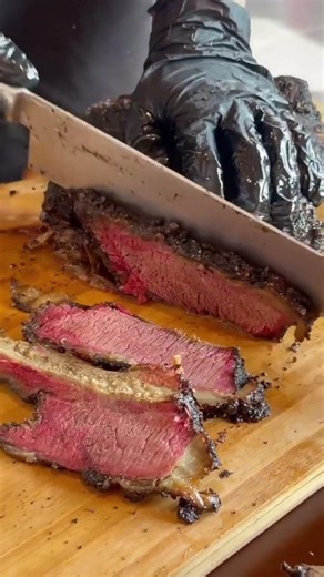 Sizzling Juicy Steak Cooked to Perfection 🥩👌