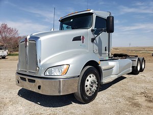 2010 Kenworth T660 T/A Day Cab Truck Tractor | Transportation