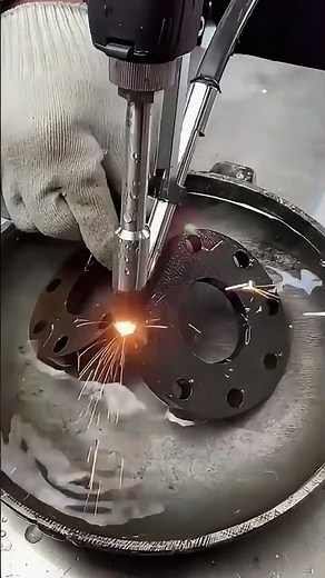 Handheld Laser Welding Underwater – Watch Steel Melt Like Magic! 🔥💦