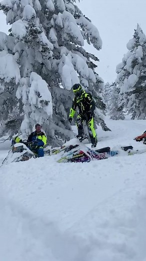 FOLLOW US for more awesome sledding content! 🤘🏼❄ #sledusa #sledusanation #deepsnow #snowmobiling #snow #snowmobile #fyp #moodflip #foryoupage #4you