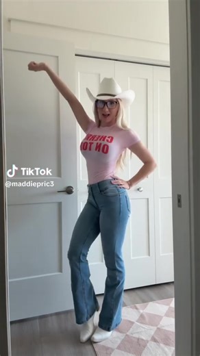 Explora las tendencias de moda en TikTok